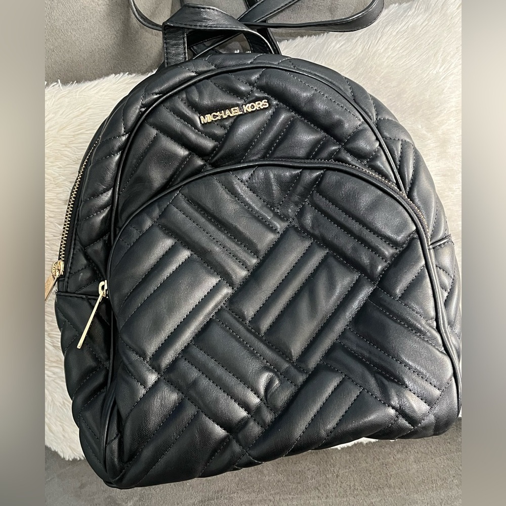 MICHAEL KORS Abbey Medium Quilted Leather Backpack - Picture 3 of 13